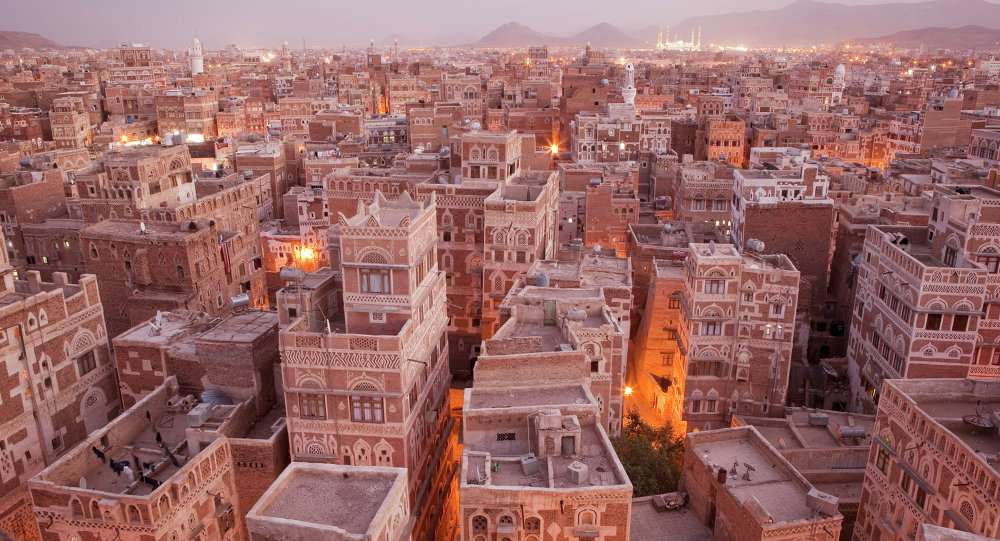 علماء اليمن تدين نهب المليشيات الانقلابية لمعونات الإغاثة الإنسانية