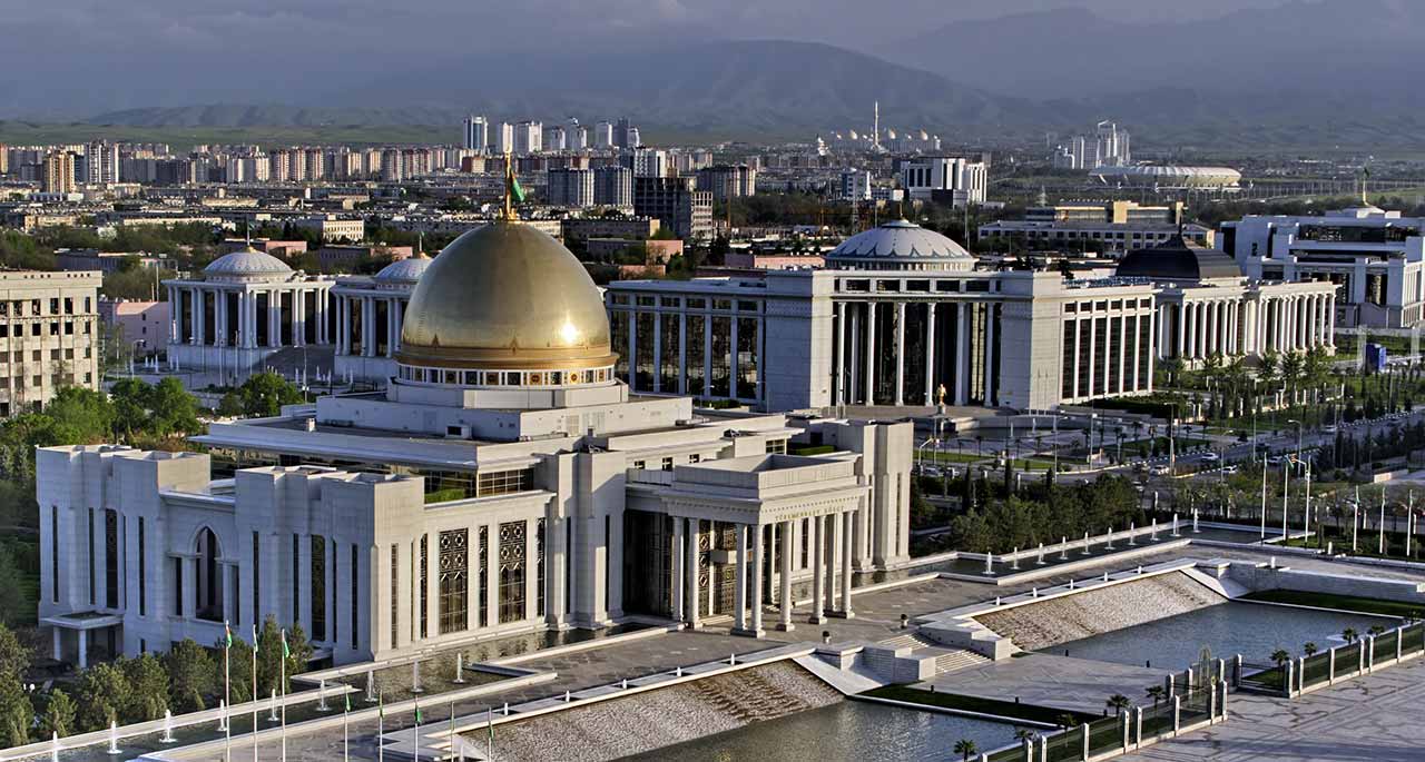 سفارة السعودية في عشق آباد تستقبل في مقرها حجاج تركمانستان
