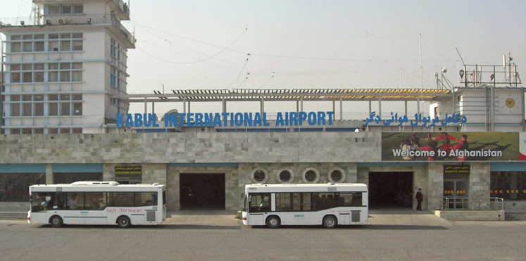  تفجير انتحاري في مطار كابول يتسبب في سقوط 10 ضحايا بين قتيل وجريح 