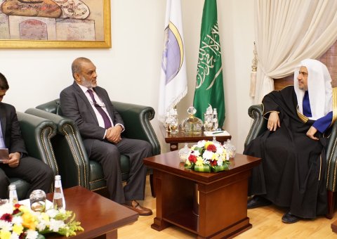 شیخ ڈاکٹر محمد العیسی نے مملکت میں متعین سری لنکا کے سفیر سے ملاقات کی