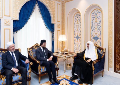 His Excellency Sheikh Dr. MohammedAl-Issa, Secretary-General of the MWL and Chairman of the Organization of Muslim Scholars, met with His Eminence Sheikh Yahya Pallavicini, President of the Italian COREIS (Islamic Religious Community) and the Muslim Council for Cooperation in Europe