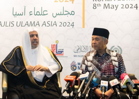سخنان جناب دبیر کل، آقای دکتر شیخ محمد العیسی ، در کنفرانس مطبوعاتی رسانه های آسیایی پس از افتتاح «شورای علمای آسیان»