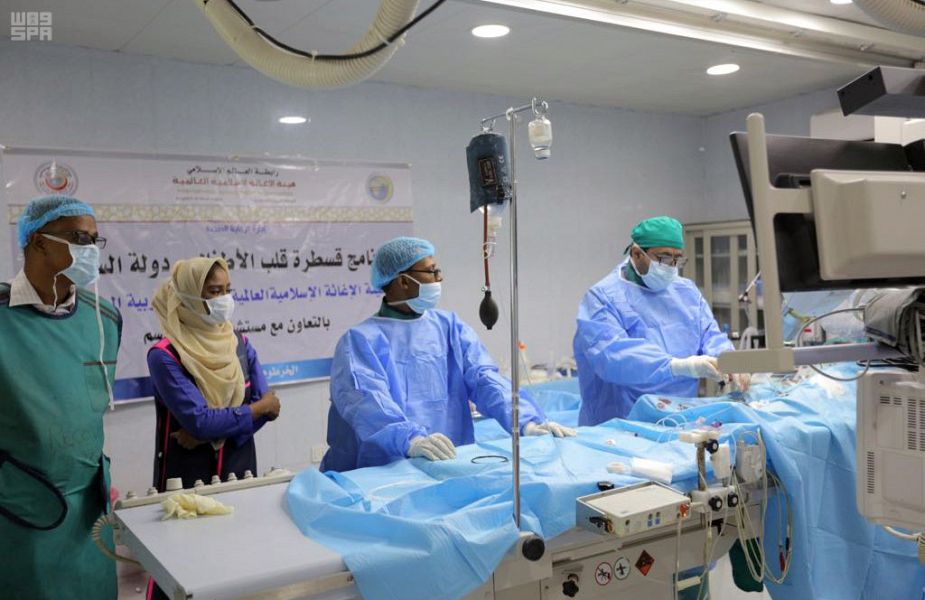 رابطة العالم الإسلامي تنفذ برنامج عمليات قسطرة القلب لأكثر من 50 طفلًا في السودان