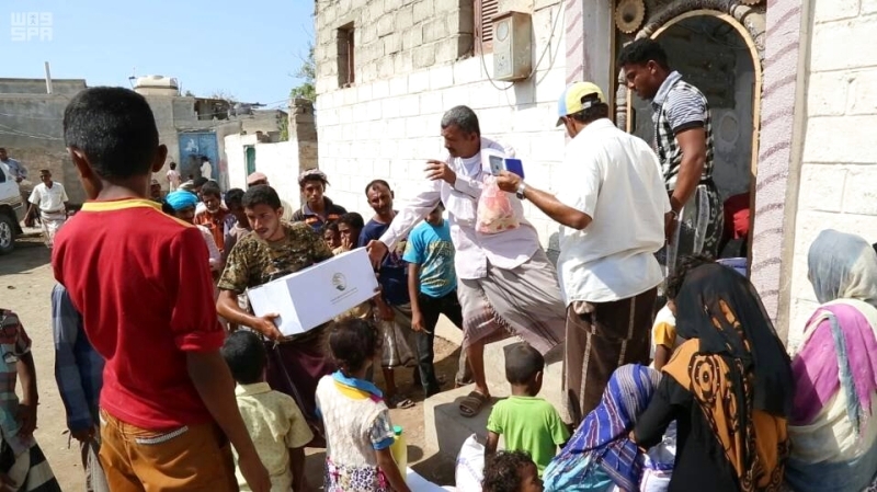 مركز الملك سلمان للإغاثة يقدم وجبة إفطار ساخنة لمحافظة حضرموت