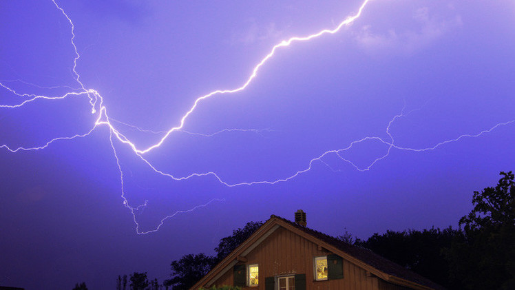  أول تحذير من نوعه بتاريخ الأرصاد البريطانية