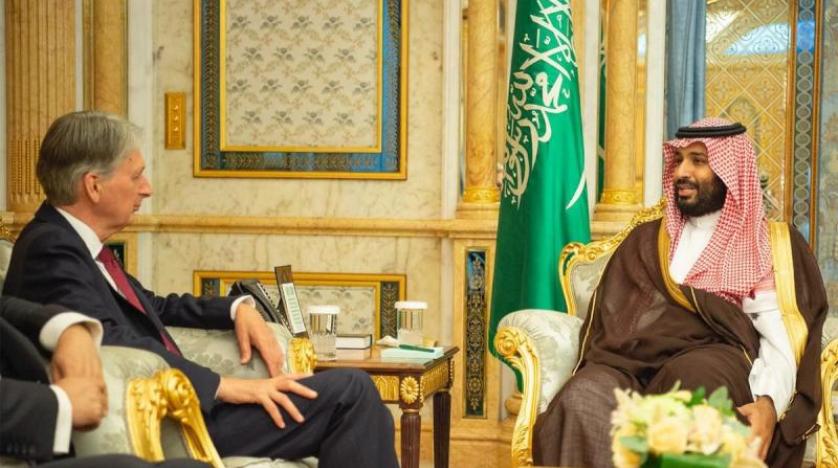 ولي العهد السعودي يستعرض مع وزير الخزانة البريطاني أوجه التعاون الثنائي	