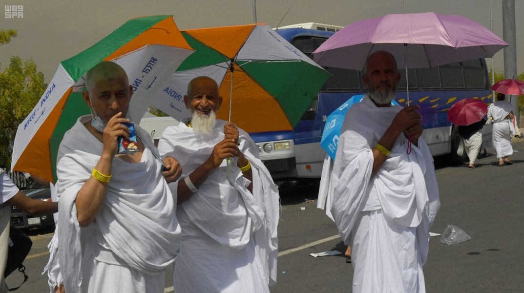 عرفات .. المباهاة والدموع والرحمات