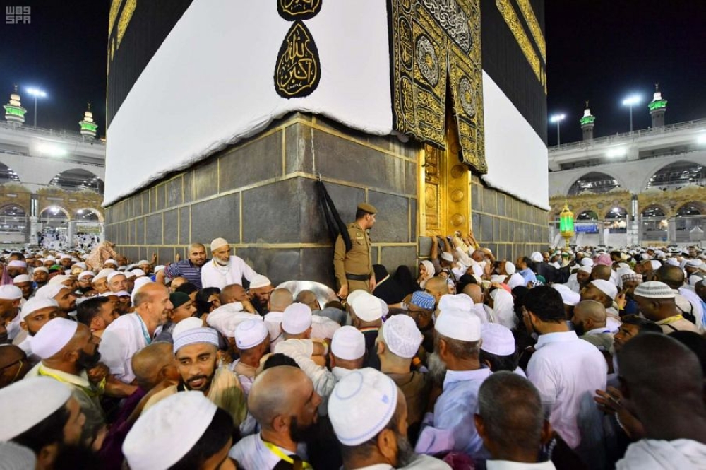 تغيير حارس الحجر الأسود كل 60 دقيقة