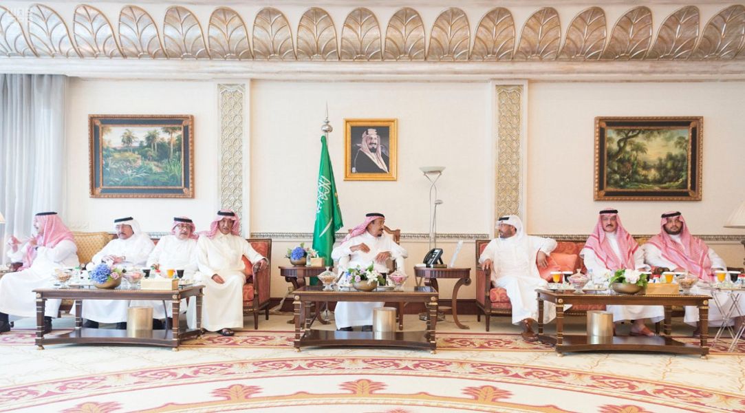 خادم الحرمين الشريفين يصل إلى منى للإشراف على راحة حجاج بيت الله الحرام