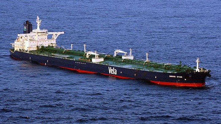 السعودية تستأنف نقل شحنات النفط عبر مضيق باب المندب