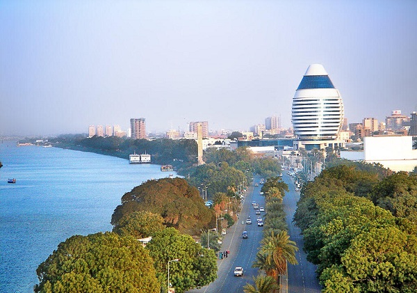 مساعد الرئيس السوداني يشيد بمشروعات رابطة العالم الإسلامي في السودان