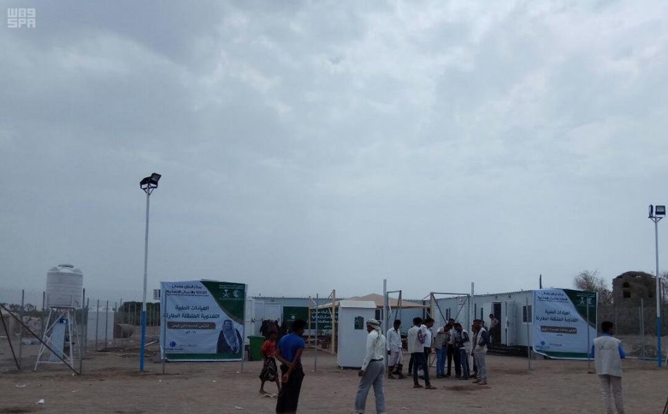 "سلمان للإغاثة" يدشن مخيم النازحين بمديرية الخوخة في محافظة الحديدة