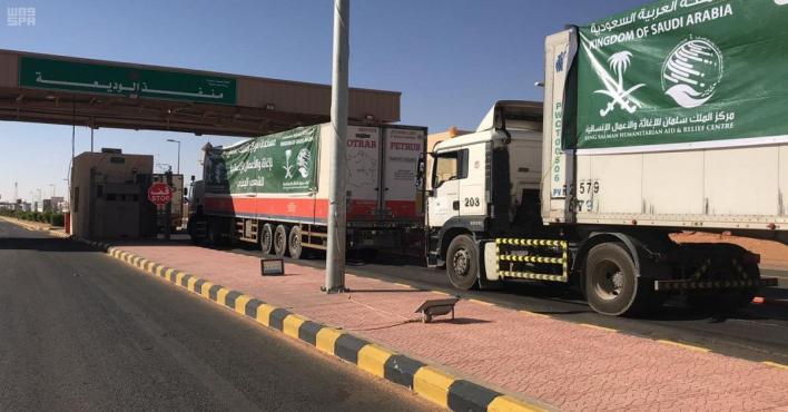 اليمن: عبور شاحنتي إغاثة من منفذ الوديعة في طريقهما إلى مأرب