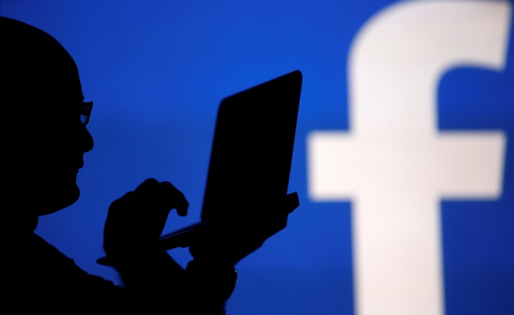 "فيسبوك" يحجب 115 حسابا عشية انتخابات التجديد النصفي للكونغرس