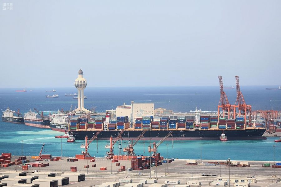ميناء جدة الإسلامي يستقبل 39 سفينة في آن واحد