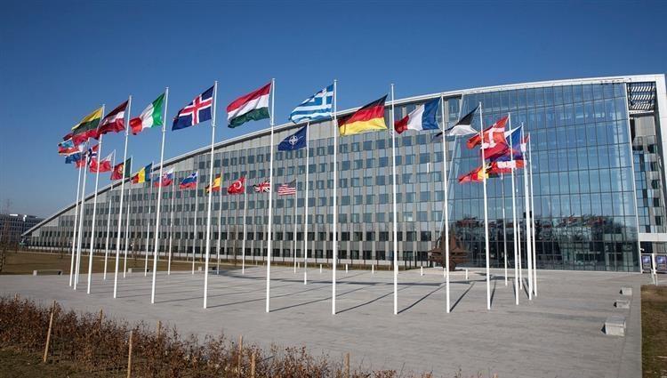 حلف الناتو يجدد دعمه للعراق وتعزيز محاربة داعش