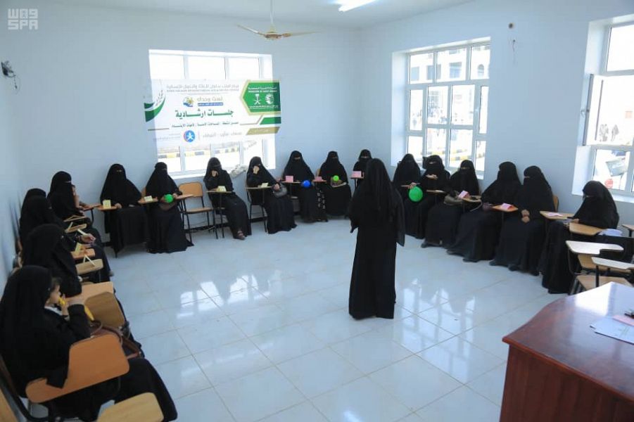 مركز الملك سلمان للإغاثة ينظم جلسات إرشادية لحماية أسر الأيتام في مأرب