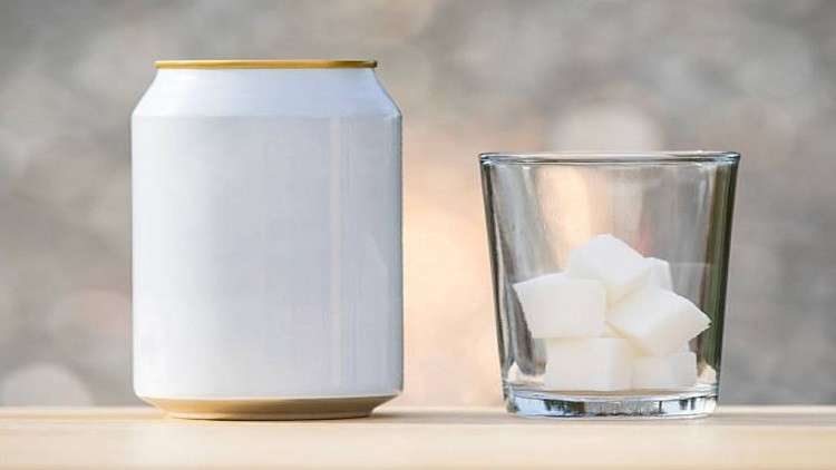 المشروبات السكرية تزيد خطر الموت بأمراض القلب والسرطان