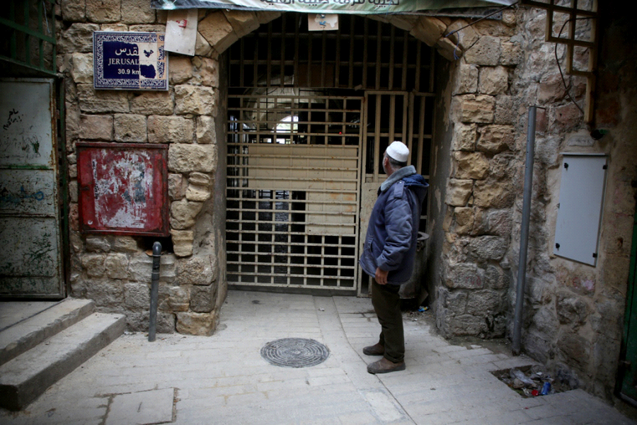 الاحتلال يغلق الحرم الإبراهيمي أمام المصلين