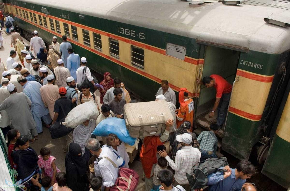الأمن الباكستاني يحبط محاولة تفجير قطار ركاب