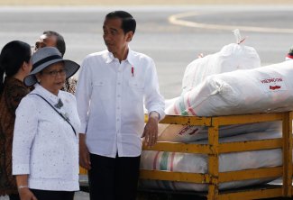 الرئيس الإندونيسي يزور مخيمات لاجئي الروهينجا في بنجلاديش