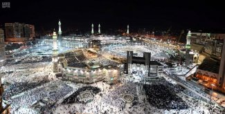 أكثر من مليوني مصلٍ يشهدون ختم القران بالمسجد الحرام