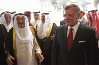  أمير الكويت وملك الأردن يبحثان آخر المستجدات الإقليمية والدولية 