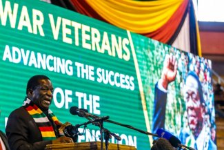 انفجار يوقع إصابات أثناء تجمع انتخابي لرئيس زيمبابوي