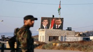 الأردن: وافقنا على عبور 800 سوري بطلب من الأمم المتحدة لـ "أسباب إنسانية بحتة"