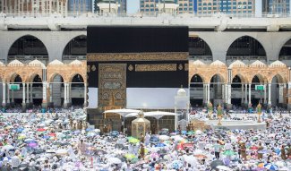 إمام المسجد الحرام : لا تزال هذه الأمة بخير ما عظموا حرمة مكة وما عظموا الكعبة