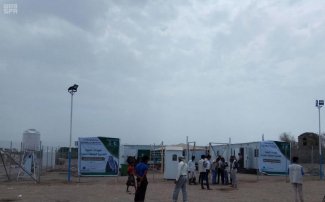 "سلمان للإغاثة" يدشن مخيم النازحين بمديرية الخوخة في محافظة الحديدة