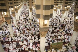 خطيب المسجد النبوي : الأصل العظيم للخروج من مصاعب الحياة والخلاص من همومها يكمن في تحقيق التقوى لله 