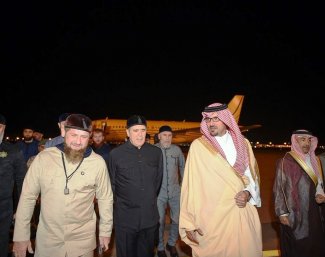 الرئيس الشيشاني يغادر المدينة المنورة