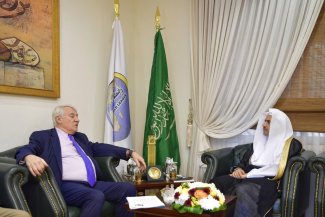 د.العيسى يستقبل وفداً برلمانياً فرنسياً ورئيس أكاديمية أوزبكستان الدولية 