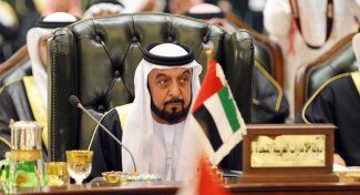 الشيخ خليفة بن زايد: نقف الى جانب السعودية ضد كل ما يهدد وحدتها أو يمس سيادتها 