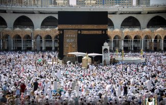 خطيب المسجد الحرام : أشدَّ ما يحذره أولو الألباب على أنفسهم وأعظم ما يحرصون على اجتنابه المشاقةُ لله وللرسول