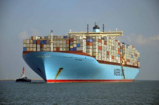  عبور ٦١ سفينة قناة السويس