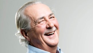 الضحك 30 دقيقة في اليوم يساعد في إطالة العمر