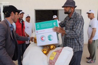 مركز الملك سلمان للإغاثة يوزع 2,700 سلة غذائية رمضانية في طاجيكستان