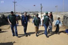 فريق مركز الملك سلمان للإغاثة يتفقد البرامج الإنسانية التي ينفذها في مخيمات اللاجئين الروهينجا في بنجلاديش