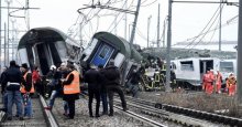 حادث قطار ركاب قرب ميلانو الإيطالية
