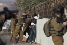 استشهاد أسير فلسطيني جراء تعرضه للضرب عند اعتقاله