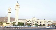 مسجد التنعيم معلم إسلامي يقصده المعتمرون