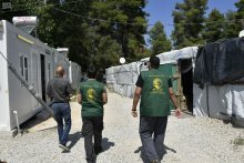 فريق مركز الملك سلمان للإغاثة يتابع سير المشروعات المنفذة للاجئين السوريين في اليونان