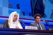 د.العيسى يلقي كلمته في اللقاء 