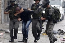 الاحتلال يعتقل مواطنين من حلحول شمال الخليل