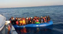الجزائر: إنقاذ 30 صياداً من الغرق بعرض البحر غرب البلاد