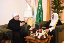 د.العيسى يبحث ووفد مشيخة عقل الطائفة الدرزية توحيد الجهود الإسلامية في مواجهة تحديات الفرقة والصراع