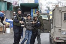 الاحتلال يستخدم أطفال فلسطين حقلًا لتجارب الأسلحة