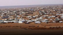دخول أكبر قافلة مساعدات إلى مخيم الركبان في سوريا